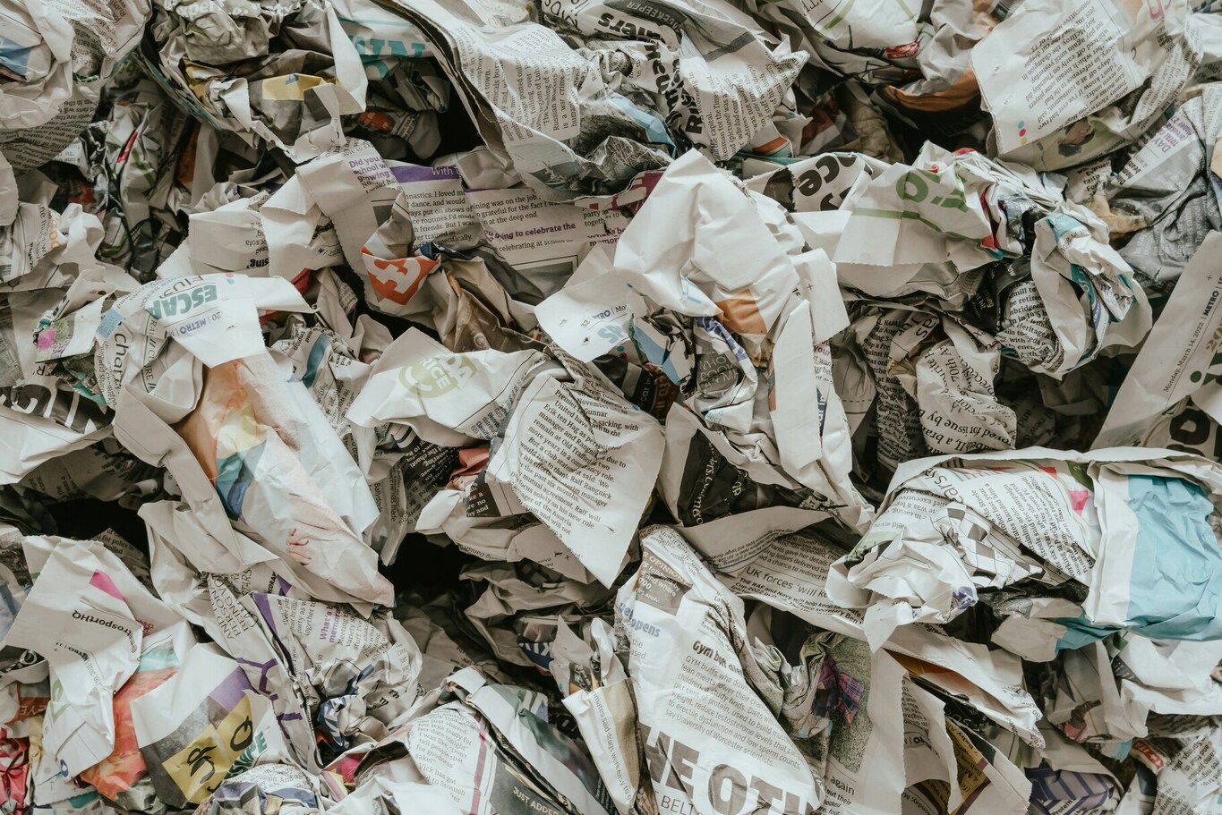 Gescheiden papier afval, kranten